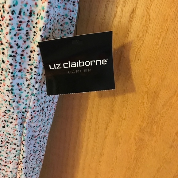 ✅HOST Pick✅ Liz Claiborne Career Top, Size Medium - Picture 2 of 4